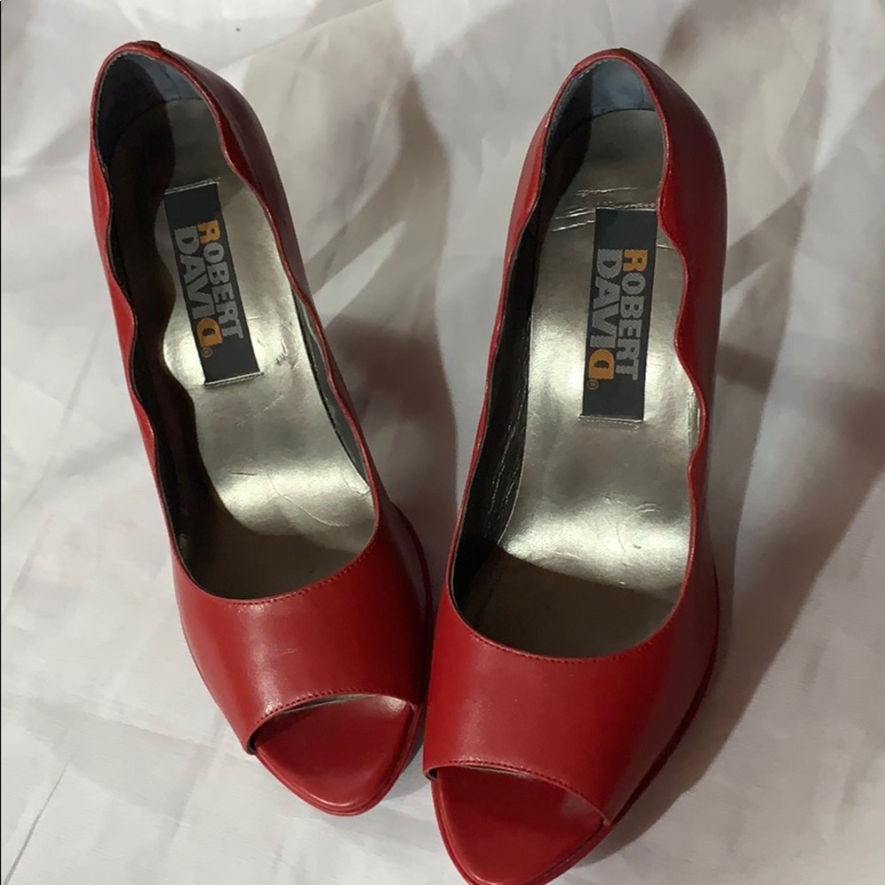 Robert David Heels, Size 6.5 NWOT MAKE AN OFFER!!!